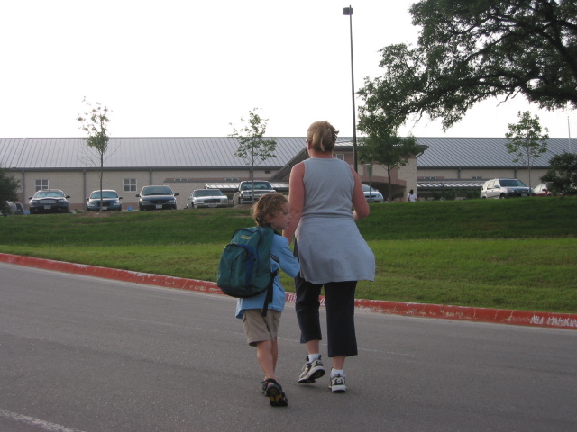 2005/08 August/Vales First Day of School/640x480_IMG_2178.JPG